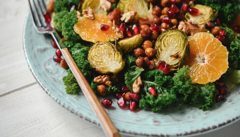 Ensalada de garbanzos y coles