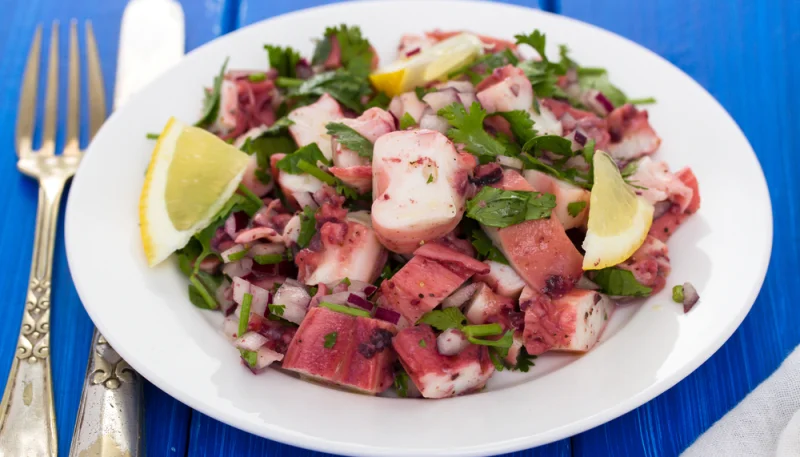 Ensalada de pulpo y perejil