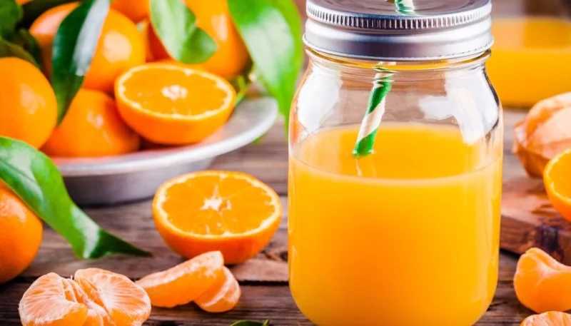 Jugo de mandarina con jengibre