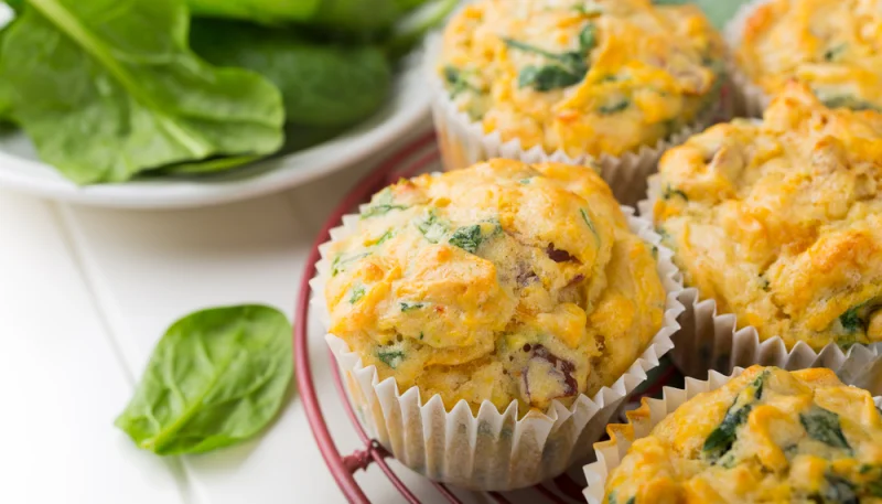 Muffins de soufflé de espinaca