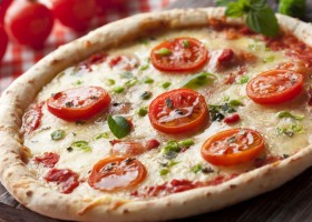 Pizza de tomate y mozzarella