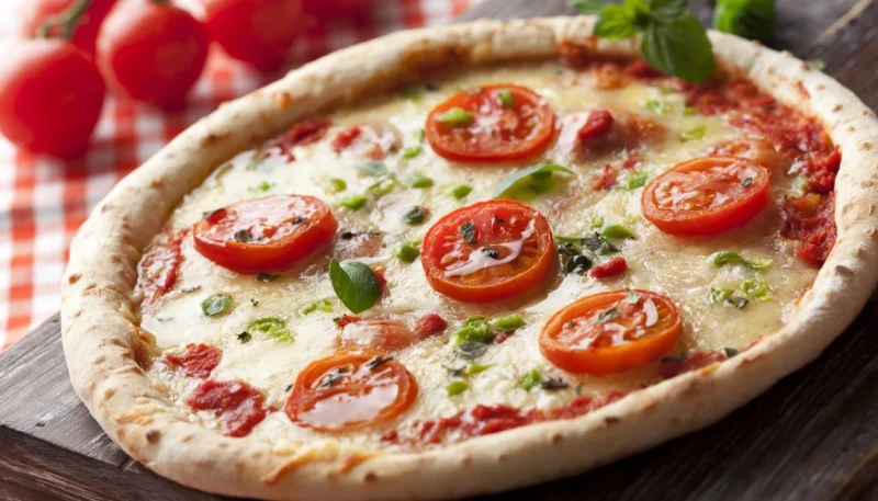 Pizza de tomate y mozzarella