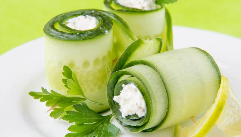 Rollitos de pepino con queso