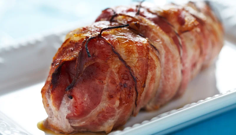 Rollo de carne con tocino