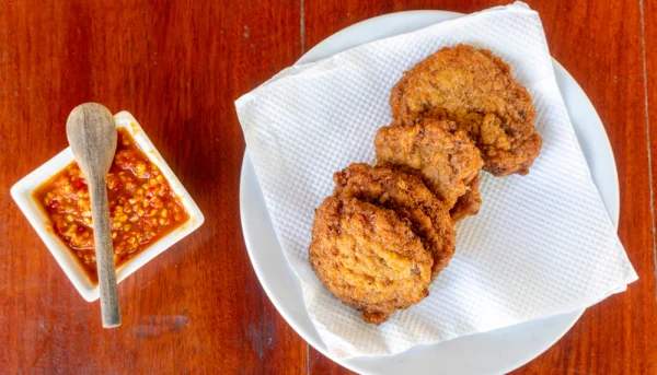 Badjia, buñuelos de verduras picantes