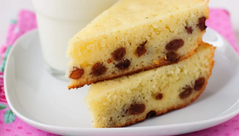 Bizcocho de sémola con pasas