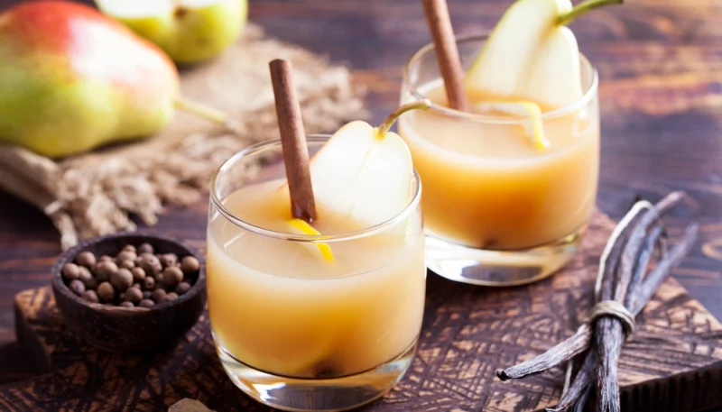 Cóctel con pera al brandy