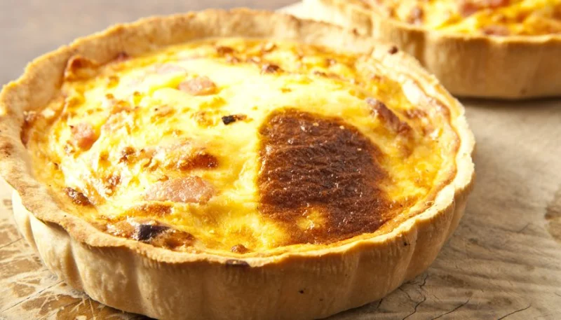 Quiche de tomate y mozzarella