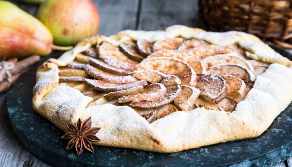 Tarta de manzana, pera y canela