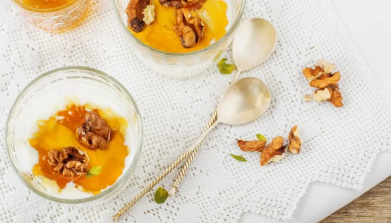 Yogur con miel y nueces