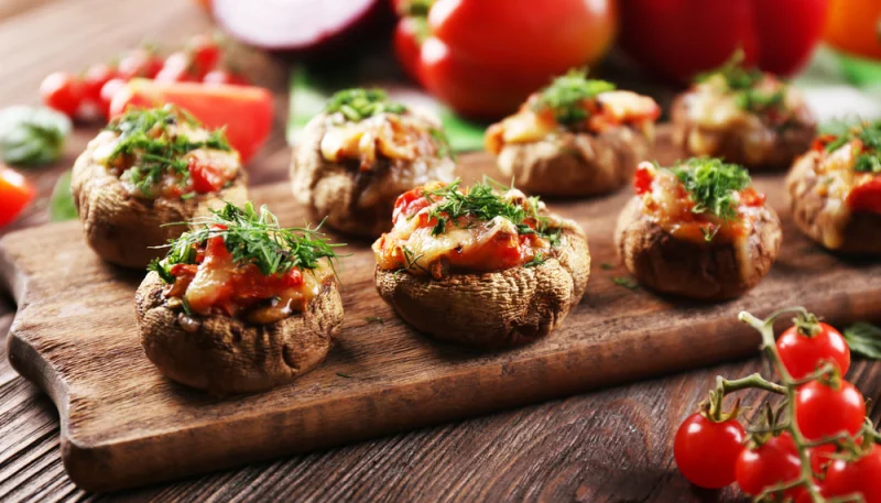 Champiñones rellenos de tomate y ricotta