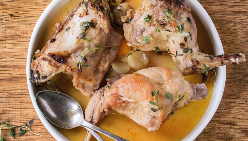 Conejo con guindilla