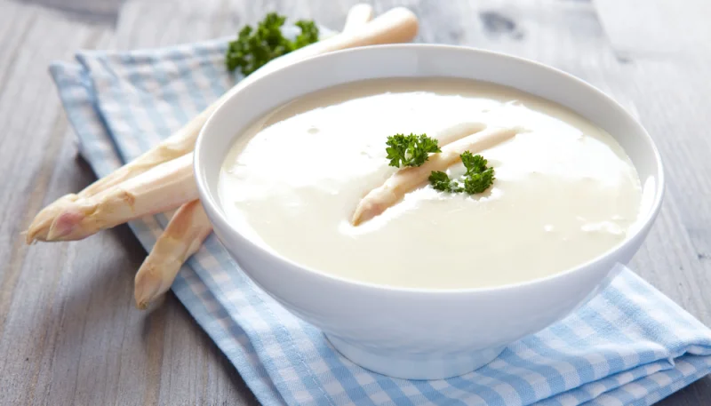 Crema de espárragos con coco