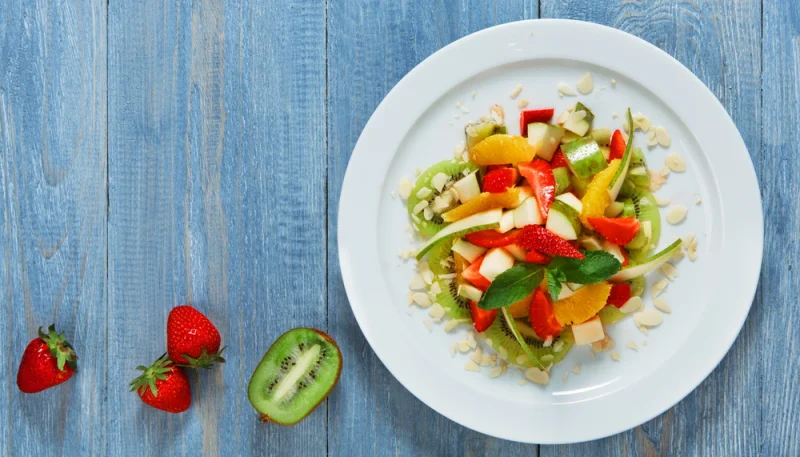 Ensalada con naranja y fresas