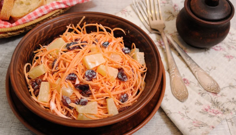 Ensalada de piña y zanahoria