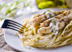Pasta Alfredo con Pollo