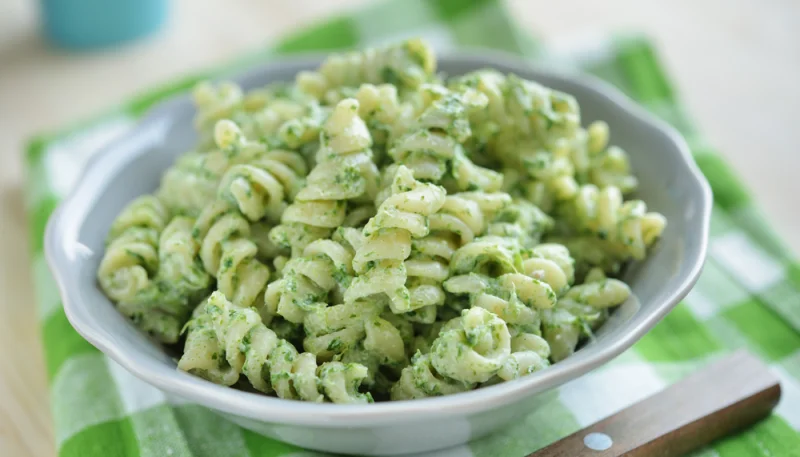 Pasta con espinacas y ricotta