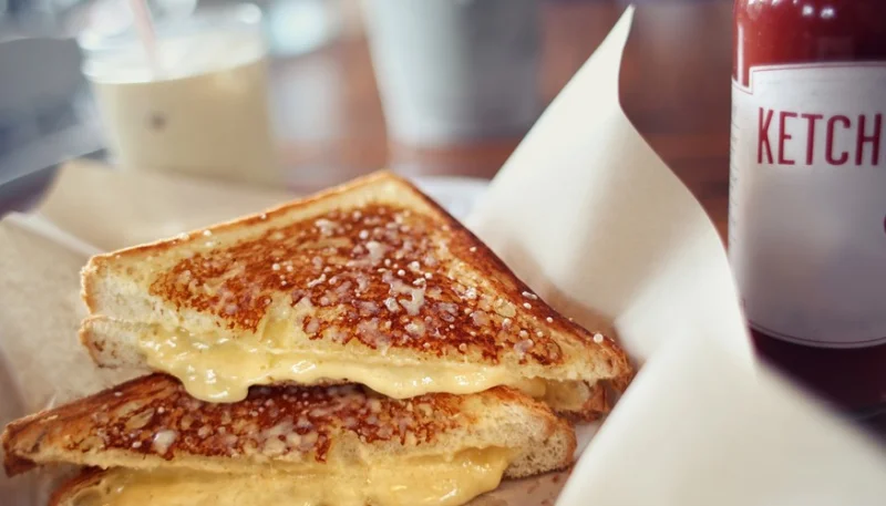 Sándwich de queso de cabra