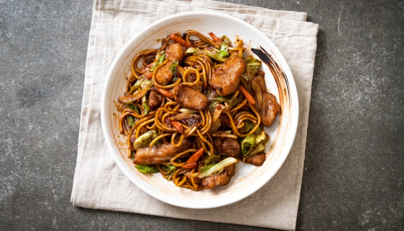 Yakisoba con ternera