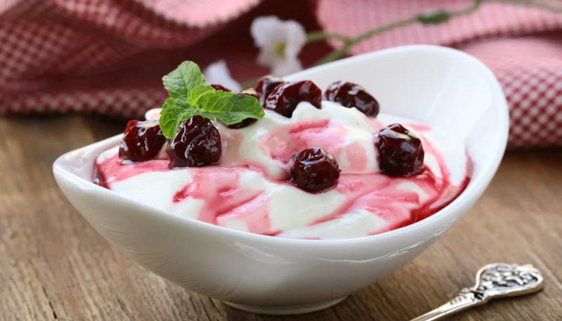 Yogur helado con cerezas