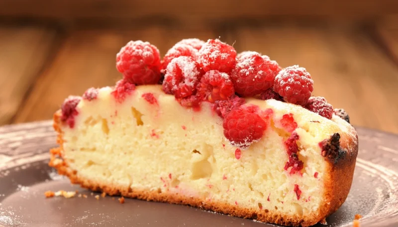 Bizcocho de ricotta y frutos rojos