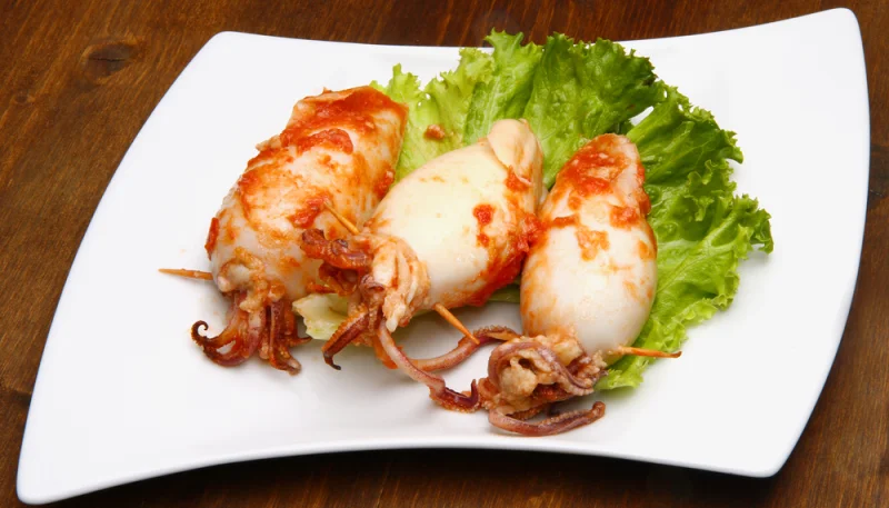 Chipirones rellenos de pescado y marisco