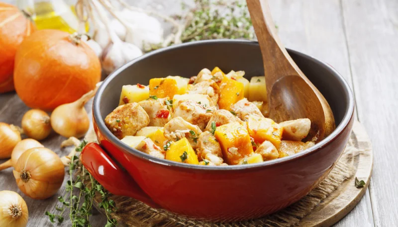 Estofado de pollo con patatas