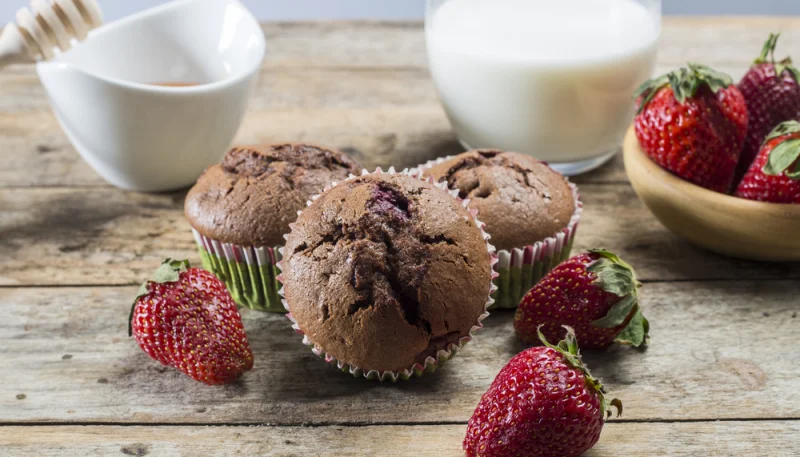 Muffins de fresa y cacao