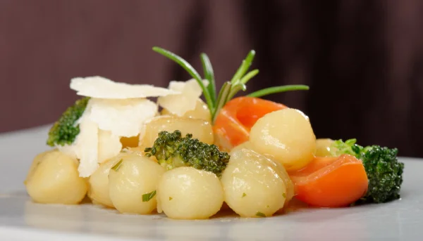 Ñoquis con brócoli