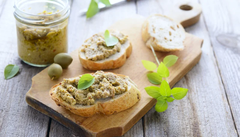 Paté de aceitunas y pistachos