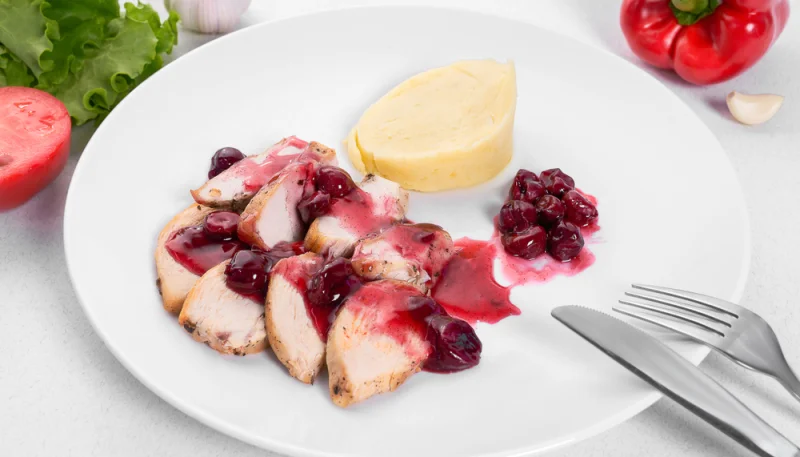 Pavo con salsa de cerezas