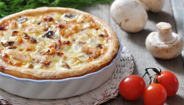 Quiche con champiñones y tomates cherry
