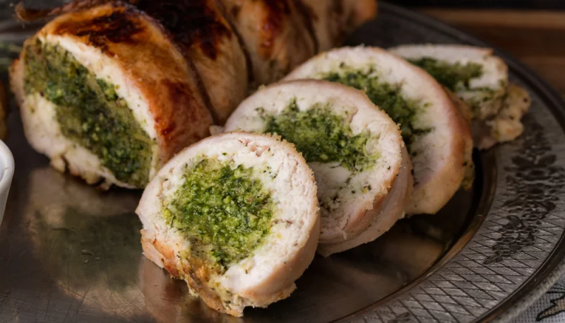 Rollos de pavo con pesto