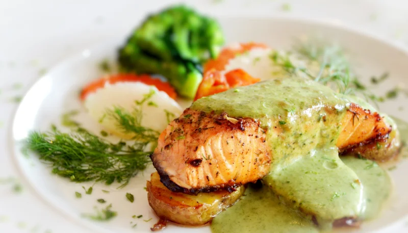 Salmón en salsa verde