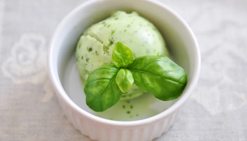 Sorbete de albahaca