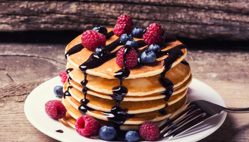 Tortitas de quark con frutos rojos