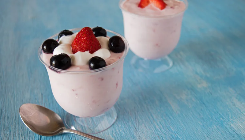Bavarois a la vainilla con frutos rojos