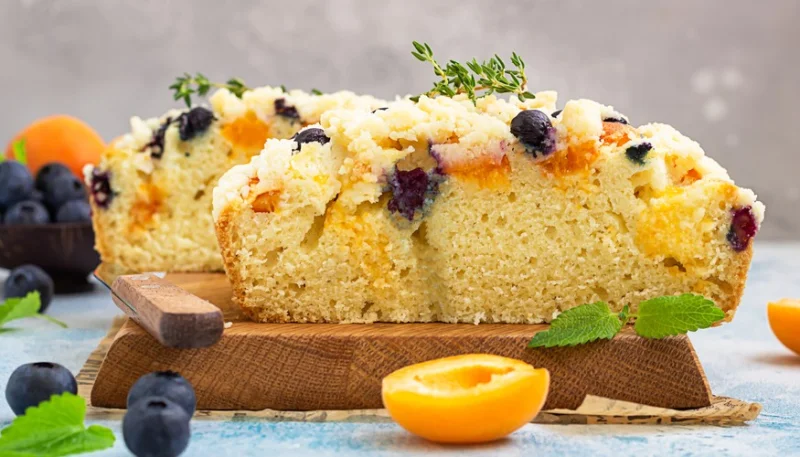 Bizcocho de arándanos y albaricoques