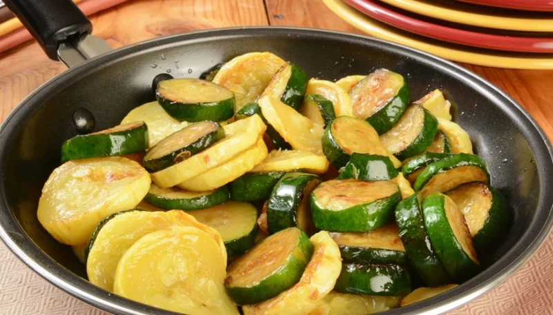 Calabacines y patatas fritas