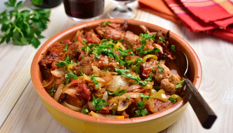 Estofado de conejo con cebolla