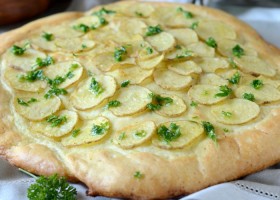 Focaccia con patatas y queso