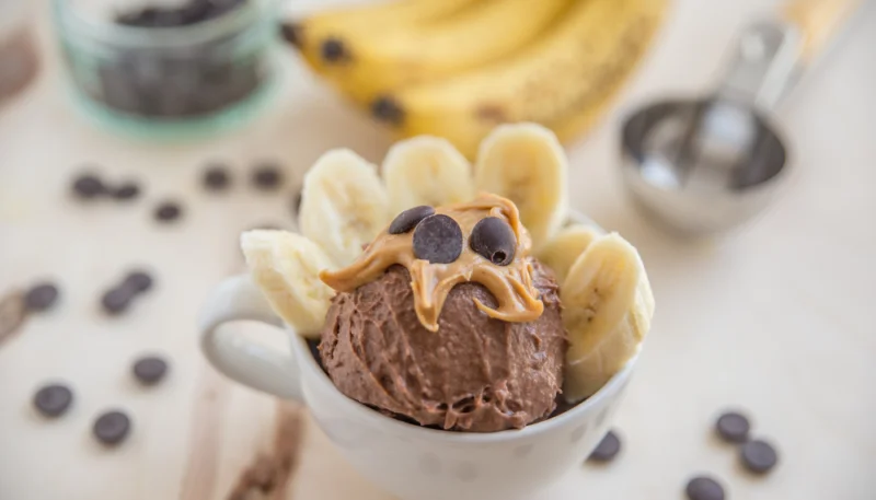 Helado de chocolate y plátano