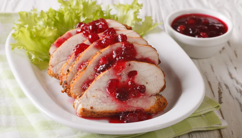 Pavo con salsa de arándanos