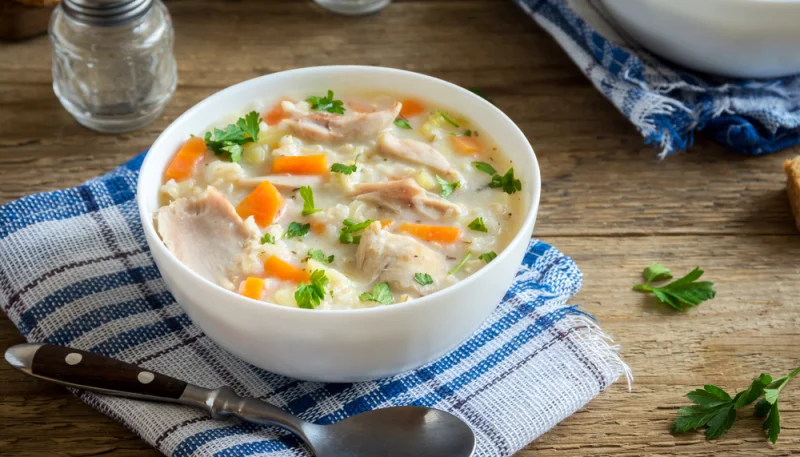 Sopa de pollo con arroz