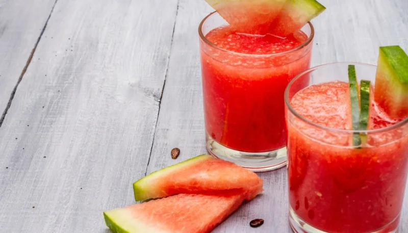 Sopa fría de sandía, miel y menta