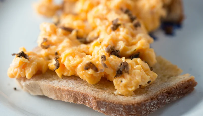 Tosta de revuelto de trufa