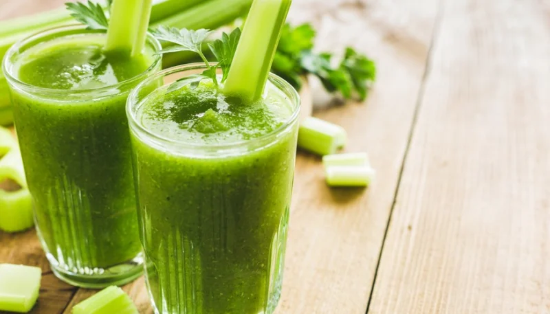 Batido de apio y coco