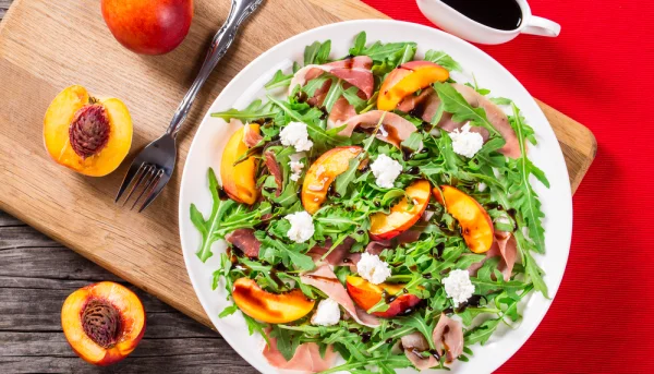 Ensalada de melocotón