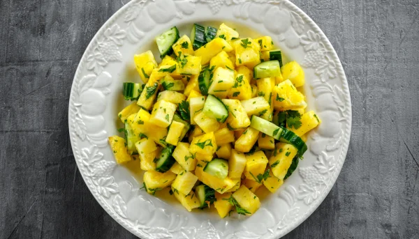 Ensalada de pepino y mango