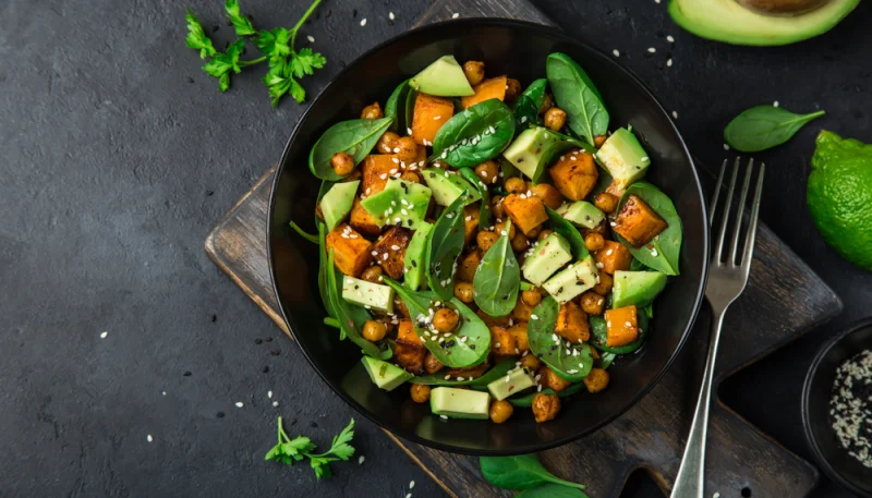 Ensalada de quinoa y aguacate